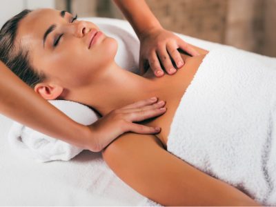s3-team-attractive-woman-having-massage-at-spa-salon-6XY444G.jpg